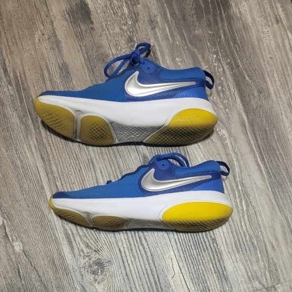 Nike Youth Sneakers - Picture 5 of 6